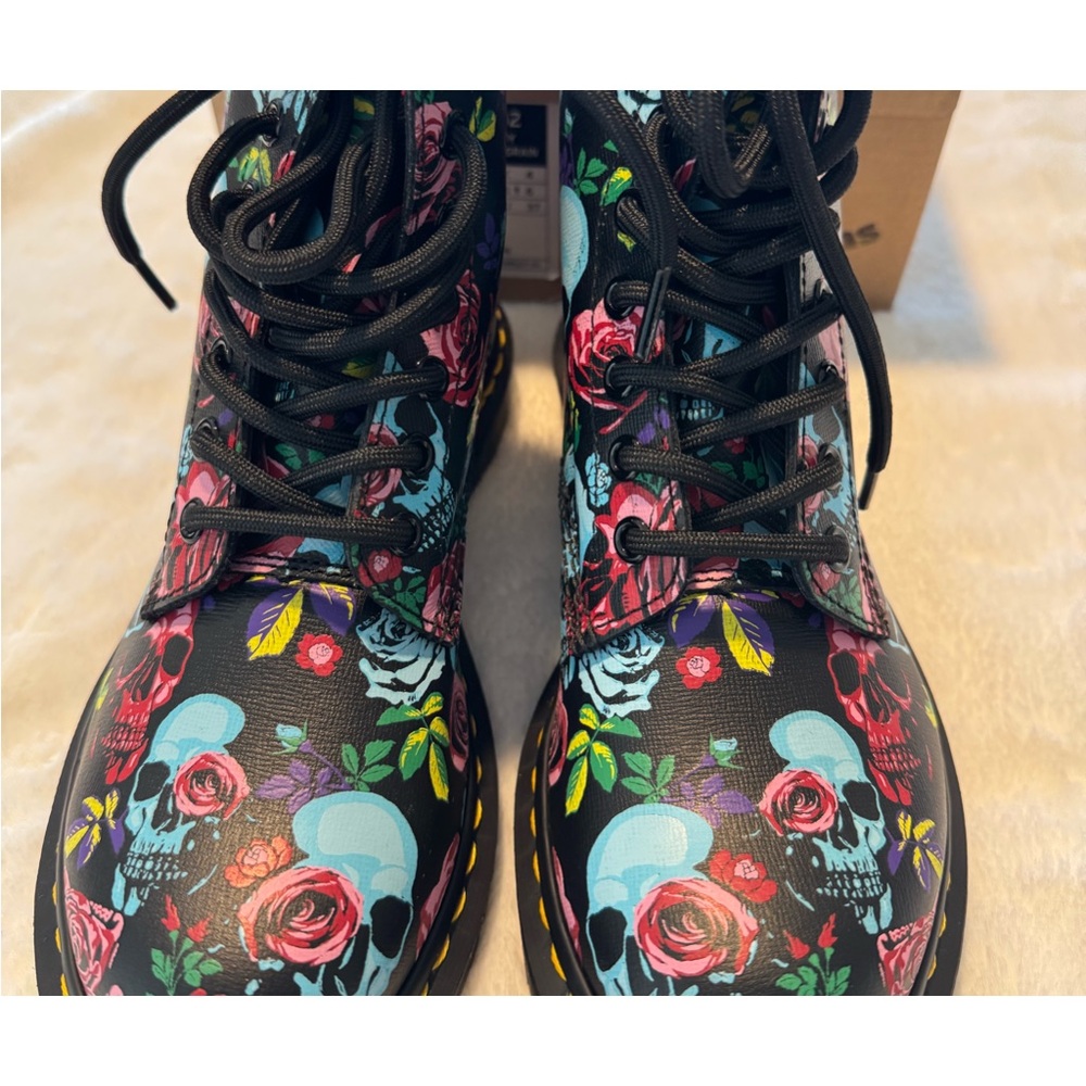 Dr Martens 1460 Pascal Floral & Skull Print Women's Boots size 6